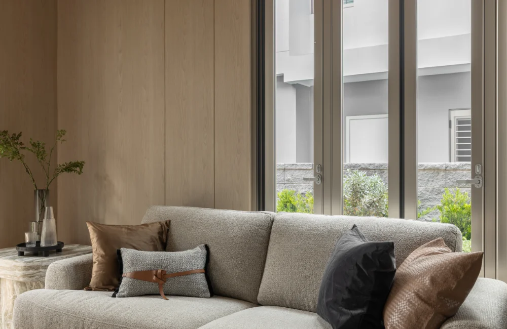 ควรเลือกฟิล์มแบบไหนในการติดกระจกบ้านดี