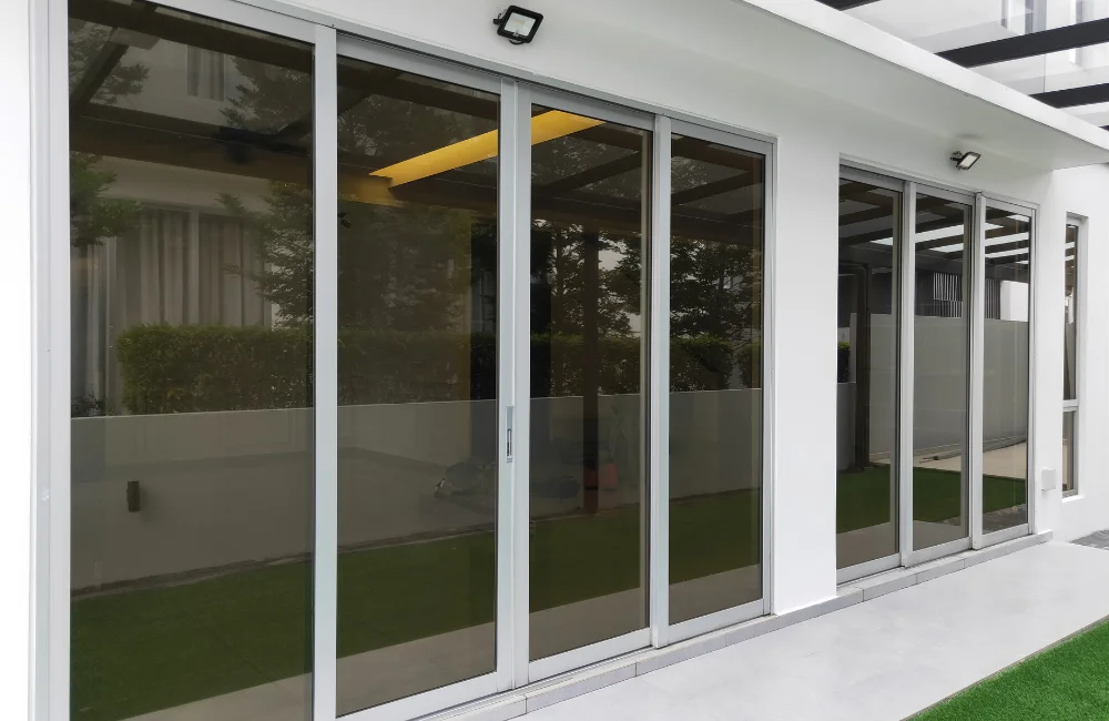 ฟิล์มติดกระจกบ้าน